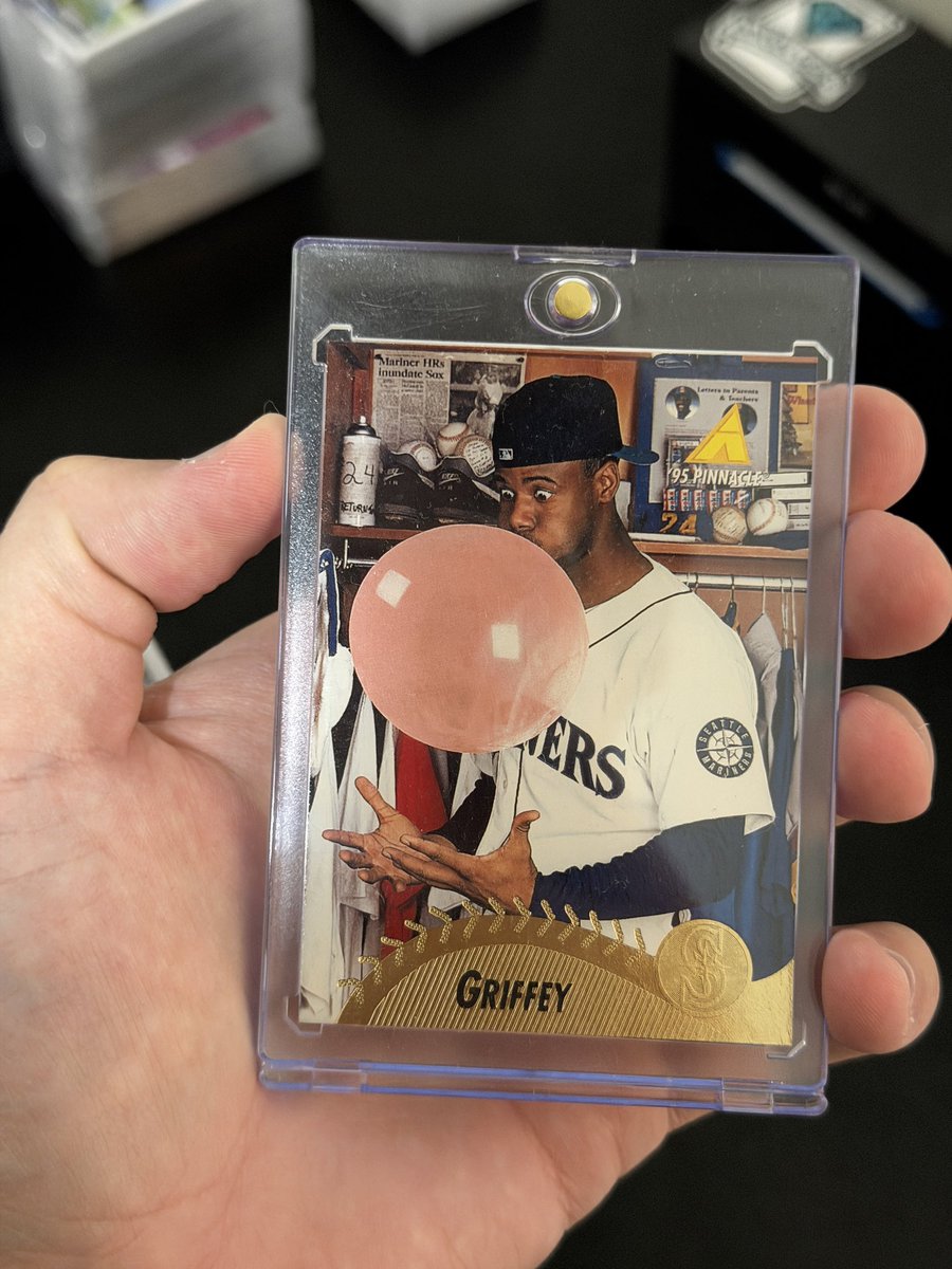 SLBreaks's tweet photo. @OffDaHook35 Bubble gum Griffey is my favorite card ever. Currently at PSA being graded. https://t.co/hZ3dHXZMaq