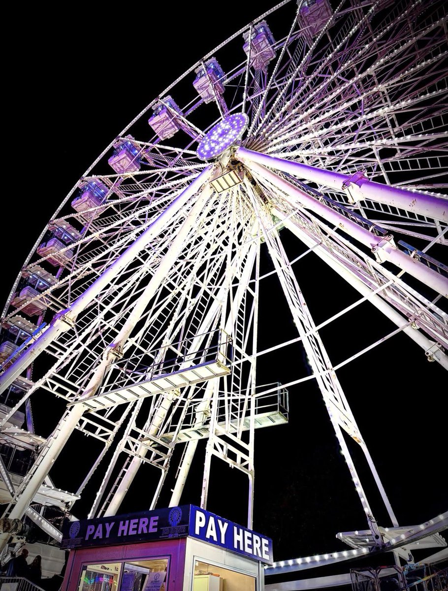 Jayphoto1993's tweet photo. 📸 Visit to the fun fair tonight in Peterborough @peterboroughtel #Funfair #FunfairPhotography https://t.co/Doqx0yHDV9