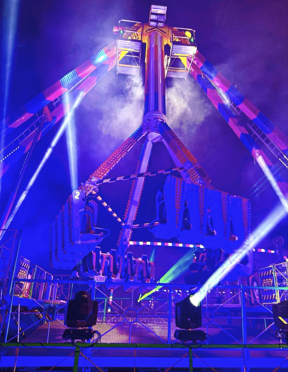 Jayphoto1993's tweet photo. 📸 Visit to the fun fair tonight in Peterborough @peterboroughtel #Funfair #FunfairPhotography https://t.co/Doqx0yHDV9