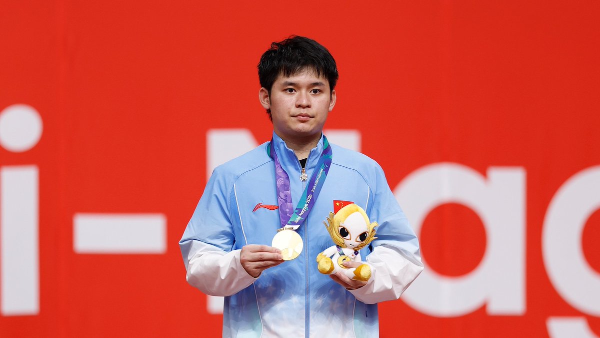 CGTNSportsScene's tweet photo. 🏓China's #LinShidong won the men's singles table tennis gold at the 2026 Aichi-Nagoya #AsianGames with a 4-0 victory in the final.🇨🇳
🥇It was Lin's third gold of the Games after his victories in the men's doubles and mixed doubles.💪 https://t.co/cybIqTwlYX