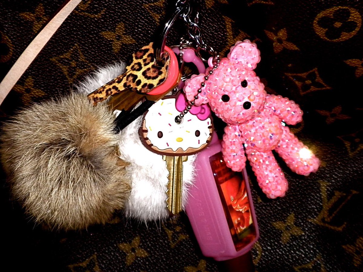 tiffsaprincesss's tweet photo. ✨⋆all things glitter &amp; blitz⋆✨ https://t.co/WR6emUc01z