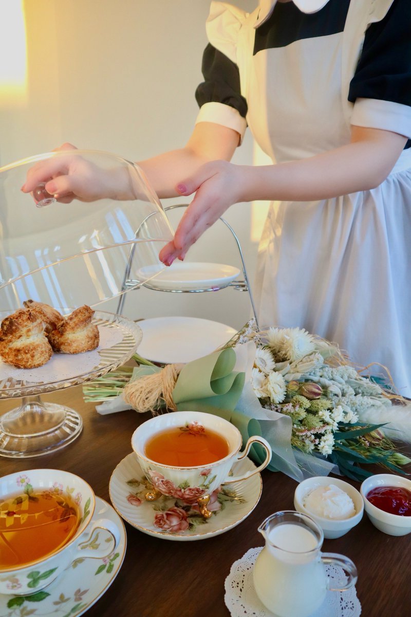 mary_tearoom's tweet photo. 10月のメアリーのご案内

✨10月のお知らせ
・一部のお日にちが予約不要のワンオーダーに
・10/10メイドの瞬さんお手伝い

┈┈┈┈┈┈┈┈┈┈┈┈┈┈┈
🎃10月のご予約フォーム
https://t.co/vrFD7bhPkK
┈┈┈┈┈┈┈┈┈┈┈┈┈┈┈

◇メアリーについて
静岡県の清水にあるティールーム、メアリーです。
ティーフリー＆手作りのスコーンで皆さまの午後のひと時に彩りを添えられたらと存じます。

・ティーフリー
一種の茶葉をポットでご注文いただく形ではなく、15~20種類あるのお茶の中から少しずつを順にお注ぎしてまいります。
多種多様な紅茶との一期一会を、心ゆくまでお愉しみ下さい。

・メアリーのスコーン
国産小麦とバター(マーガリン不使用)を使った手作りのスコーンです。
ジャムとクロテッドクリームをたっぷりつけてお召し上がり下さい。

◇アフタヌーンティー
メアリーのアフタヌーンティーはお一人様からお楽しみいただけます。
こちらは日曜日・祝日のみのご提供でございます。
https://t.co/aOMYo4WjUw

◇ロリィタさん歓迎キャンペーン実施中！
https://t.co/B7KGdXfLeH

◇メニューや料金など
https://t.co/w8yWueYmdz

5名様から貸し切りも承ります。

┈┈┈┈┈┈┈┈┈┈┈┈┈┈┈
🎃10月のご予約フォーム
https://t.co/vrFD7bhPkK
┈┈┈┈┈┈┈┈┈┈┈┈┈┈┈
※ティーフリー・アフタヌーンティーは予約制です

┈┈┈┈┈┈┈10月のお知らせ┈┈┈┈┈┈┈┈┈

◇ご予約不要でワンオーダーから
以下のお日にちはご予約不要でワンオーダーからご利用いただけます。
ぜひ清水に来ましたら、ぷらっとお立ち寄りください。
※ティーフリー・アフタヌーンティーは予約制です。

日時：3(土),4(日),17(土) 13:00~18:00

↓ワンオーダーのメニュー
https://t.co/Imnegkrs2n

◇10/10
名古屋よりメイドの瞬さん（
@Toki_maidCoffee
）がお手伝いに来てくれます。

maidCoffee 瞬さんについて
元々、以前お父様が喫茶店をやられていて、その血脈を継ぎ残していきたい、また、自身の求めるメイドとコーヒーの提供できる空間を作りたいという想いで活動を始めたメイドさんです。
メアリーとしても活動を応援したい気持ちから今回お手伝いをしていただくことになりました。

オリジナルのブレ���ドコーヒーとグッズ、それと記念のノベルティカードをご用意いたします。

#TEAROOM_MARY
