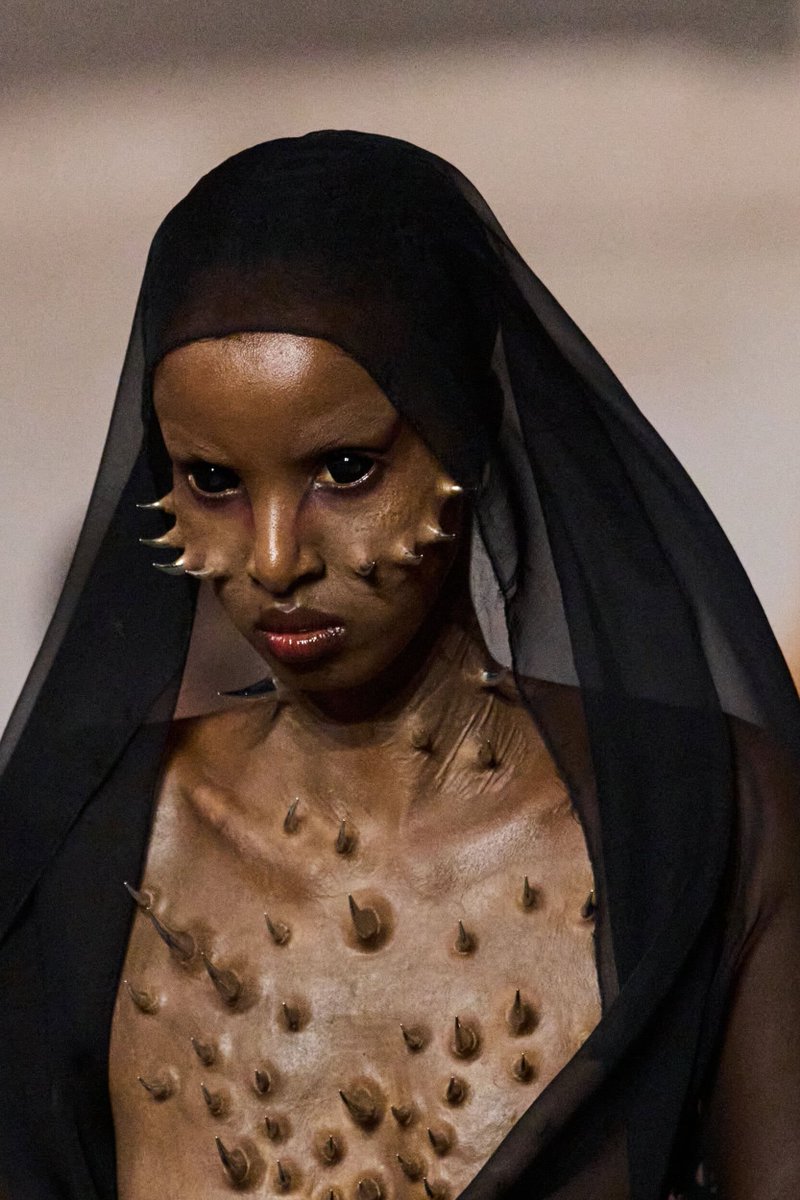 LaModeUnknown's tweet photo. The BEAUTY details of ✨️Matières Fécales✨️ Spring/Summer 2027.🪡 https://t.co/uaXGHrotCj