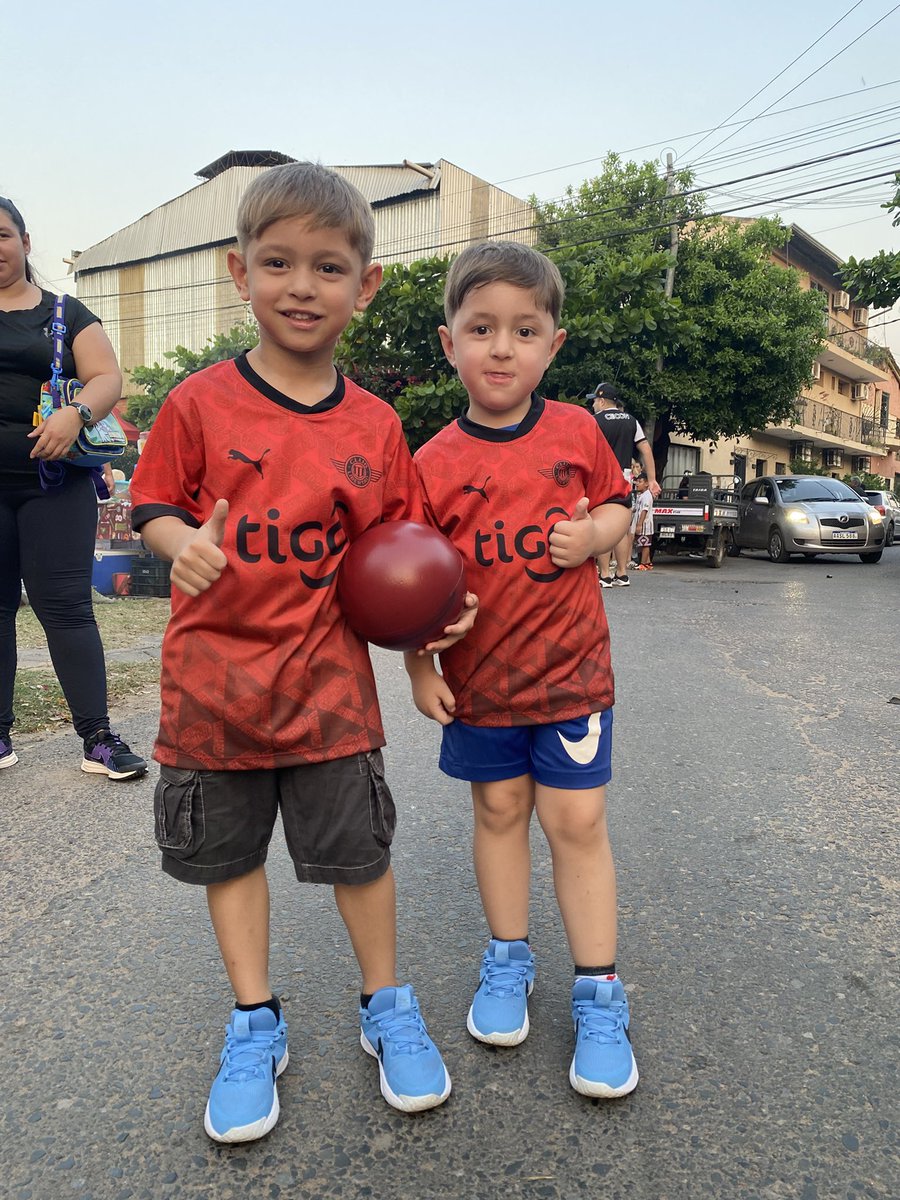 Guma_Media's tweet photo. 🤳🏻🏁👇🏻😎Postales de hinchas del Gumarelo! https://t.co/jUSjWeF6ND