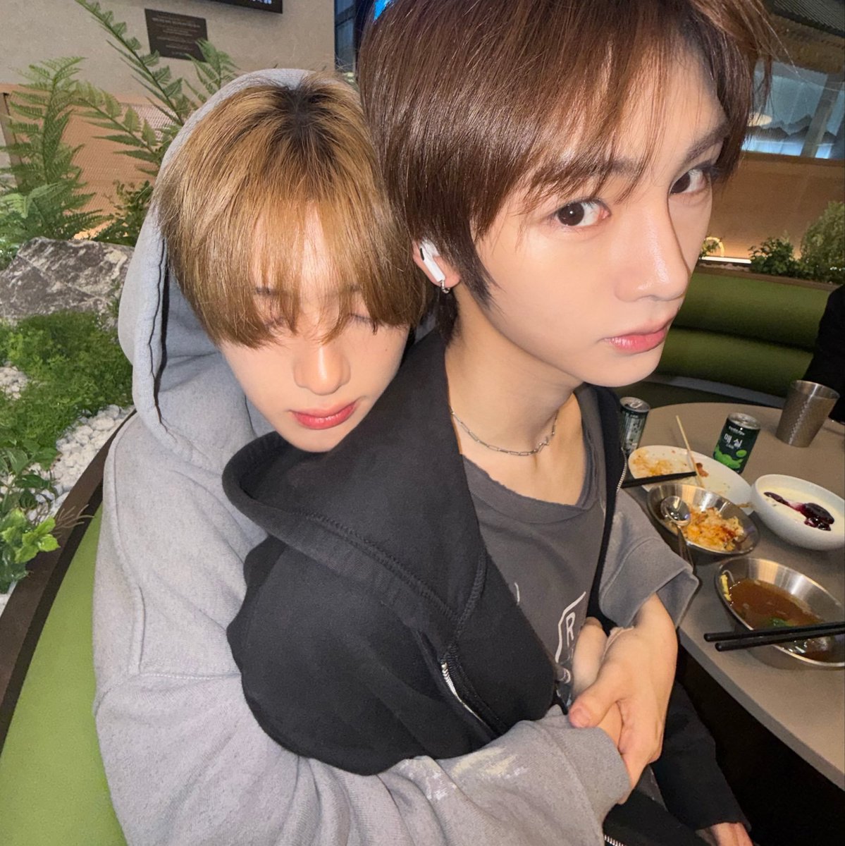 AcervoHyeonxin's tweet photo. voltei bbs https://t.co/rB5b1pxvXW
