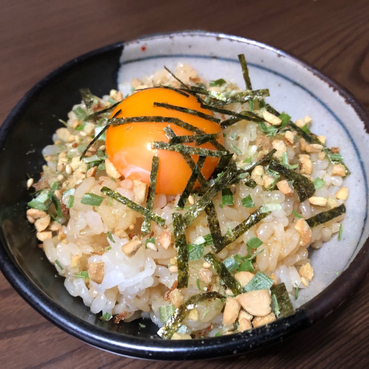 yodoran1976's tweet photo. おはヨード卵・光🥚✨

今日のTKGは
「出汁納豆たまごかけご飯」です🥚🍚

お出汁が絡んで美味しいです🥰

#NOSAN_TK部 https://t.co/6tT6QtMAef