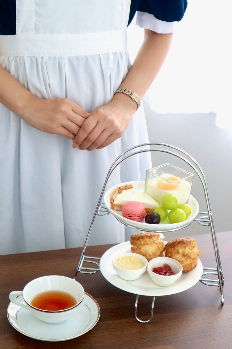 mary_tearoom's tweet photo. 10月のメアリーのご案内

✨10月のお知らせ
・一部のお日にちが予約不要のワンオーダーに
・10/10メイドの瞬さんお手伝い

┈┈┈┈┈┈┈┈┈┈┈┈┈┈┈
🎃10月のご予約フォーム
https://t.co/vrFD7bhPkK
┈┈┈┈┈┈┈┈┈┈┈┈┈┈┈

◇メアリーについて
静岡県の清水にあるティールーム、メアリーです。
ティーフリー＆手作りのスコーンで皆さまの午後のひと時に彩りを添えられたらと存じます。

・ティーフリー
一種の茶葉をポットでご注文いただく形ではなく、15~20種類あるのお茶の中から少しずつを順にお注ぎしてまいります。
多種多様な紅茶との一期一会を、心ゆくまでお愉しみ下さい。

・メアリーのスコーン
国産小麦とバター(マーガリン不使用)を使った手作りのスコーンです。
ジャムとクロテッドクリームをたっぷりつけてお召し上がり下さい。

◇アフタヌーンティー
メアリーのアフタヌーンティーはお一人様からお楽しみいただけます。
こちらは日曜日・祝日のみのご提供でございます。
https://t.co/aOMYo4WjUw

◇ロリィタさん歓迎キャンペーン実施中！
https://t.co/B7KGdXfLeH

◇メニューや料金など
https://t.co/w8yWueYmdz

5名様から貸し切りも承ります。

┈┈┈┈┈┈┈┈┈┈┈┈┈┈┈
🎃10月のご予約フォーム
https://t.co/vrFD7bhPkK
┈┈┈┈┈┈┈┈┈┈┈┈┈┈┈
※ティーフリー・アフタヌーンティーは予約制です

┈┈┈┈┈┈┈10月のお知らせ┈┈┈┈┈┈┈┈┈

◇ご予約不要でワンオーダーから
以下のお日にちはご予約不要でワンオーダーからご利用いただけます。
ぜひ清水に来ましたら、ぷらっとお立ち寄りください。
※ティーフリー・アフタヌーンティーは予約制です。

日時：3(土),4(日),17(土) 13:00~18:00

↓ワンオーダーのメニュー
https://t.co/Imnegkrs2n

◇10/10
名古屋よりメイドの瞬さん（
@Toki_maidCoffee
）がお手伝いに来てくれます。

maidCoffee 瞬さんについて
元々、以前お父様が喫茶店をやられていて、その血脈を継ぎ残していきたい、また、自身の求めるメイドとコーヒーの提供できる空間を作りたいという想いで活動を始めたメイドさんです。
メアリーとしても活動を応援したい気持ちから今回お手伝いをしていただくことになりました。

オリジナルのブレ���ドコーヒーとグッズ、それと記念のノベルティカードをご用意いたします。

#TEAROOM_MARY