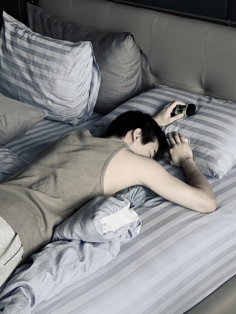 janussfate's tweet photo. hoaaam, males bangun mau tidur 5 jam lagi https://t.co/EL9xQCVqmT