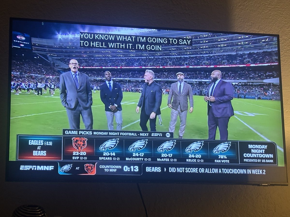 jacobinfante24's tweet photo. Scott Van Pelt a real one https://t.co/Q5Dro3cwFY