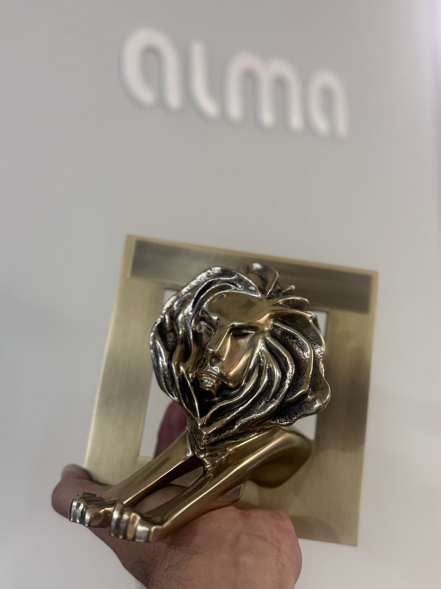 virgilioflores's tweet photo. Welcome 
🦁❤️🥉

@ChangeTheRef 
@AlmaAgency 
@Cannes_Lions https://t.co/A9zOBncqLR