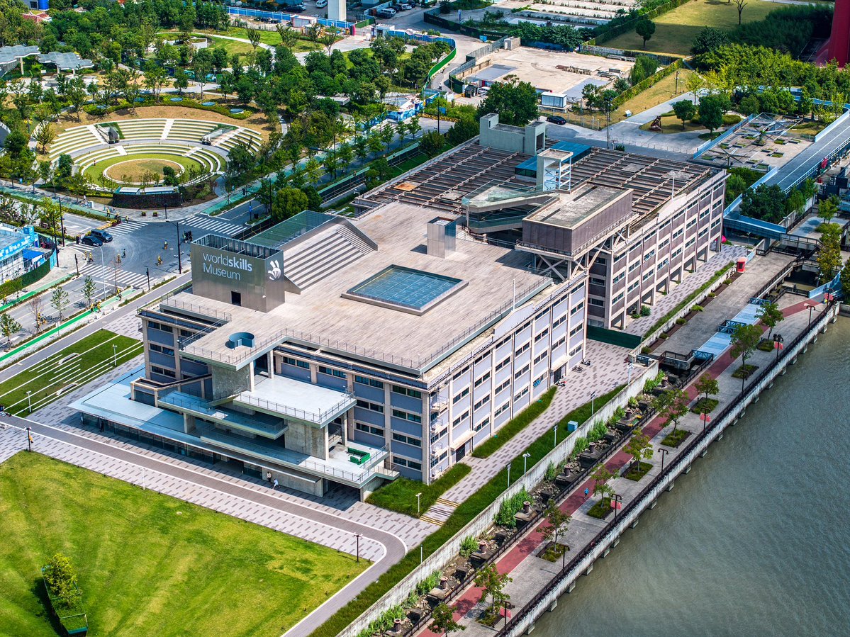 ChineseEmbinUS's tweet photo. Premier Li Qiang: China has built the WorldSkills Museum in Shanghai. We are ready to join all parties to build the global skills innovation center, strengthen skills development under the Belt and Road Initiative and through South-South cooperation, and better benefit people of all countries.