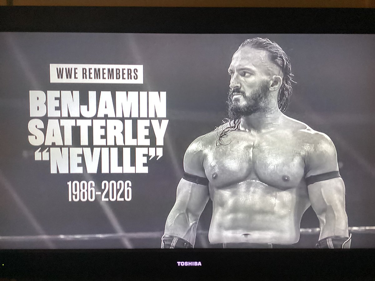 FirstNameJ0hn's tweet photo. Well done, WWE.

#WWERAW https://t.co/ssDOZotVuB