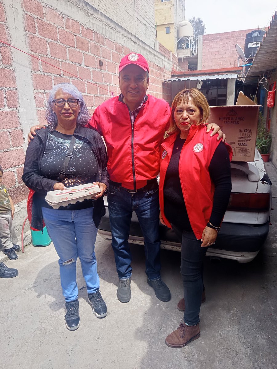 VICTORG34518098's tweet photo. La CNC de Tlalnepantla de Baz, entrego el Programa de Apoyo de Huevo 🥚 CNC Gratuito en la Colonia Dr. Jorge Jiménez Cantú zona Oriente 
Agradecemos la presencia de las personas  que participaron y a nuestra Amiga y Lider CNC Guadalupe Nava, por su compromiso. https://t.co/Uo3iiNgWjv