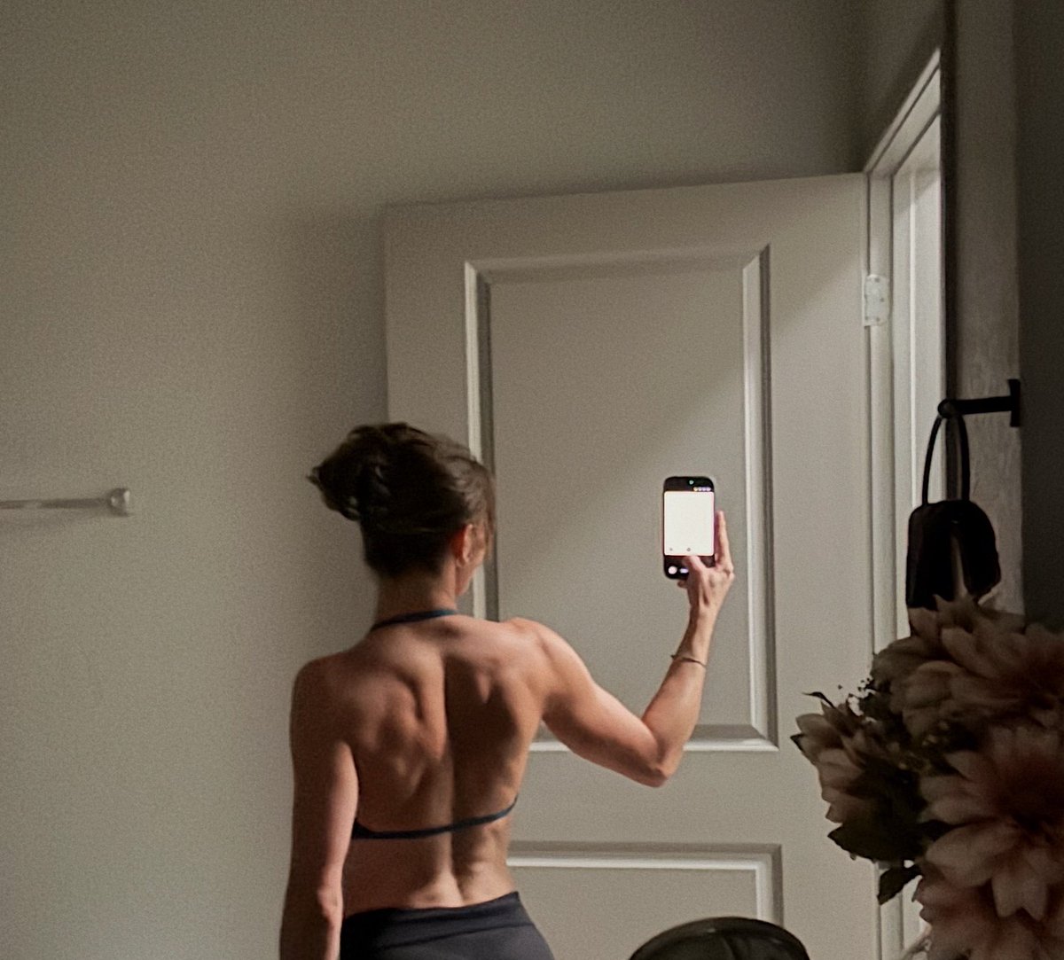 lacandelabria's tweet photo. missed a good back day 🏋🏻‍♀️ https://t.co/PxCCbPOjoi