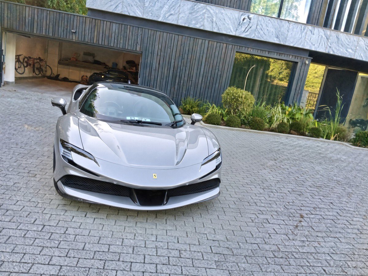 PR0H0S's tweet photo. Just copped my dream car at 20

i trade memecoins. https://t.co/BTSRhJGArK