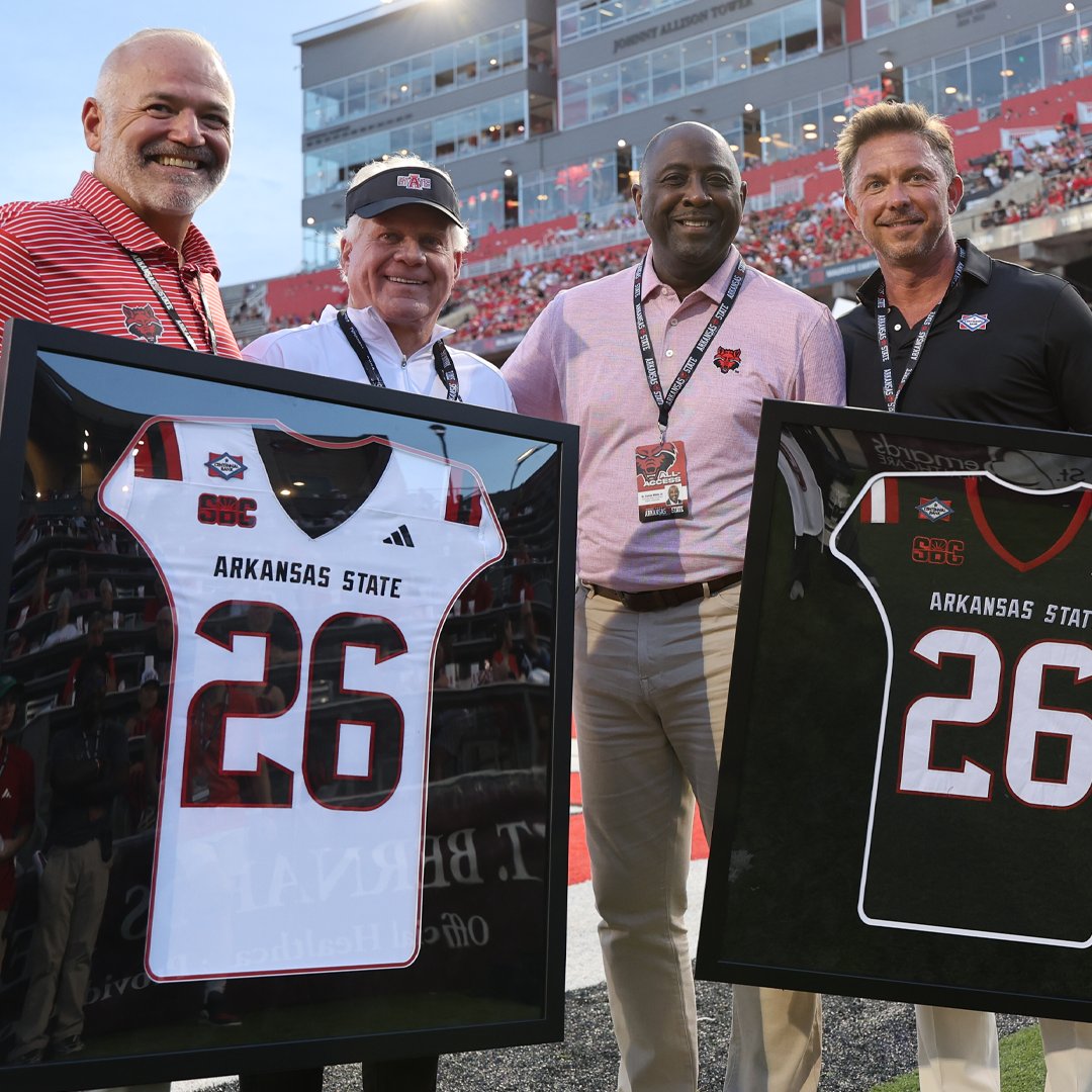 AStateRedWolves's tweet photo. THE LEADER OF OUR PACK

We've enjoyed working with Dr. Calvin White for a long time, and we can't wait to see where things go under his full-time leadership at A-State! #WolvesUp