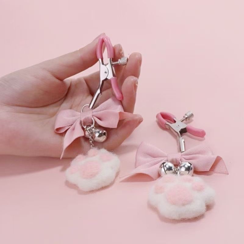 sweetlurr's tweet photo. #Nippleclamps #kawaii #cutecore #girlshitposting #shitposting #uwu #sfwtwt #nsfwtwtًً #bdsmِ https://t.co/Ez2fRTOETx
