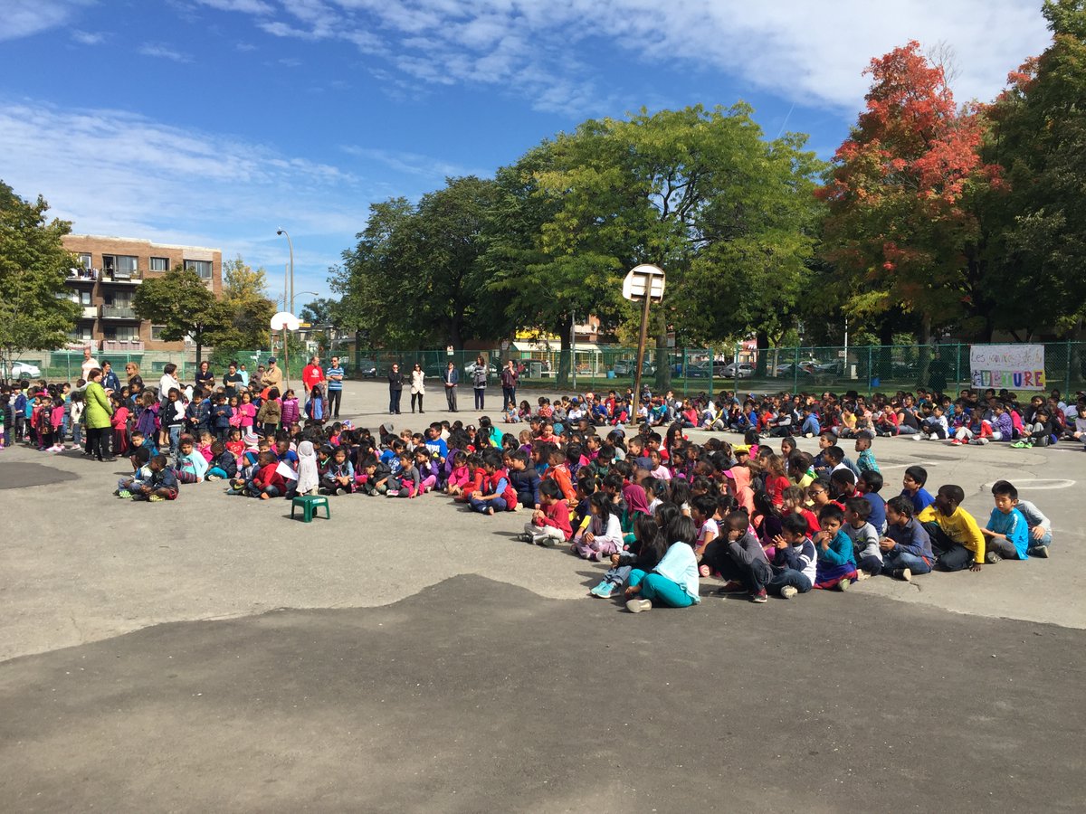 QuebecCanadaMan's tweet photo. J'ai rien contre les enfants de couleur, mais chercher les petits québécois blanc dans nos écoles primaires. 😢
Centre de services scolaire de Montréal https://t.co/vVKQlNk5zL