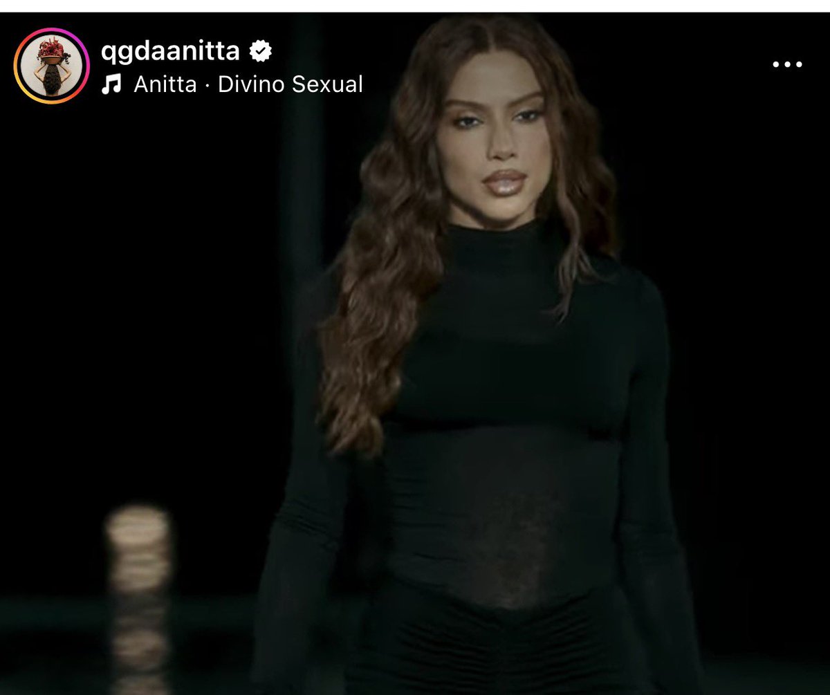AcessoAnittaR's tweet photo. Alguém me fala por que demora dias pra postar no perfil da Anitta e no perfil do QG postam no timing? https://t.co/h56gsuuG3A
