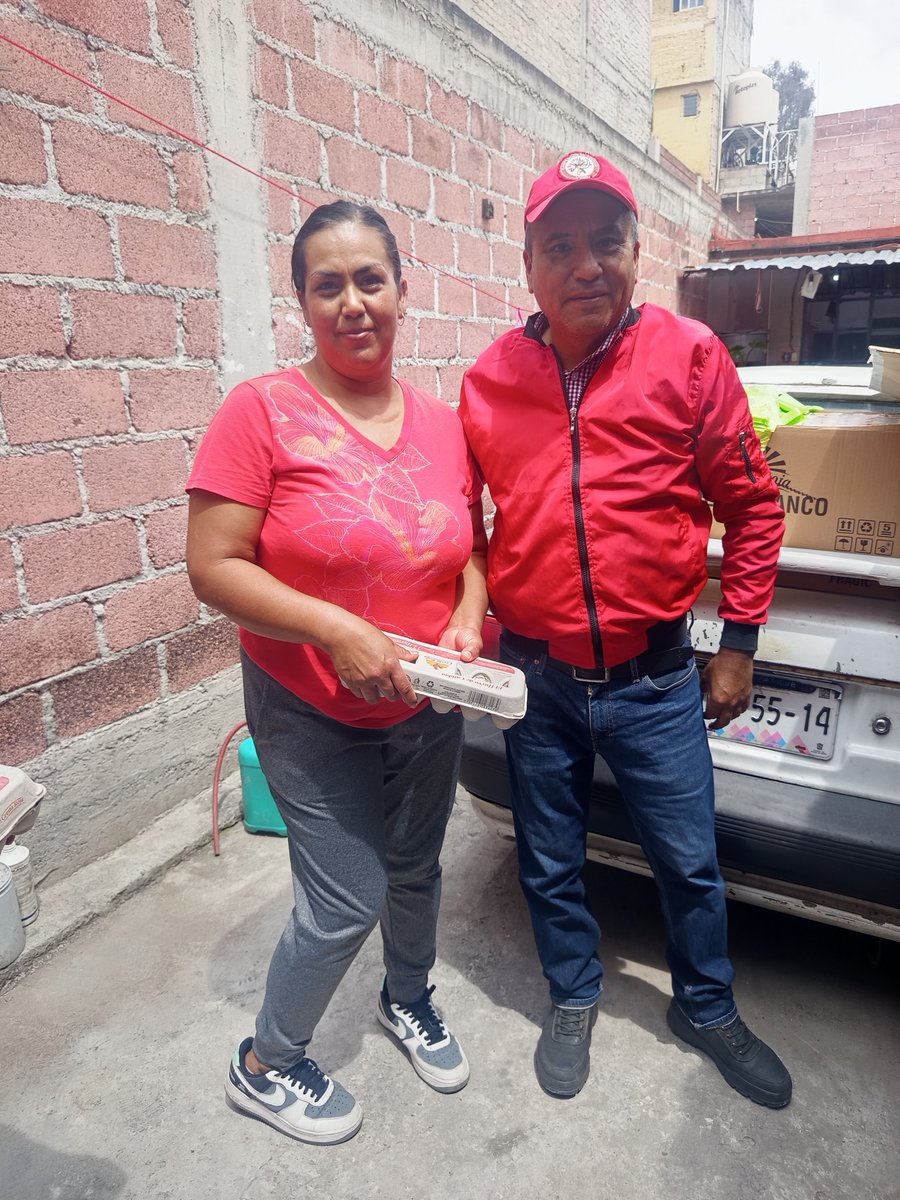 VICTORG34518098's tweet photo. La CNC de Tlalnepantla de Baz, entrego el Programa de Apoyo de Huevo 🥚 CNC Gratuito en la Colonia Dr. Jorge Jiménez Cantú zona Oriente 
Agradecemos la presencia de las personas  que participaron y a nuestra Amiga y Lider CNC Guadalupe Nava, por su compromiso. https://t.co/Uo3iiNgWjv