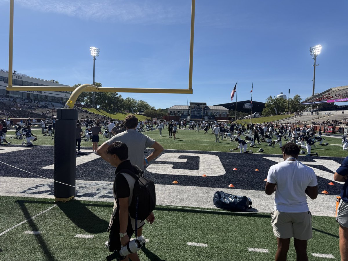 MylesRodgers_4's tweet photo. Great visit to @GSAthletics_FB. Loved the atmosphere, the team, and the energy from the coaching staff. Thank you @CoachBeaurem @CoachSafford for the experience and the opportunity to learn more about the program. https://t.co/NUDiz5ddzk