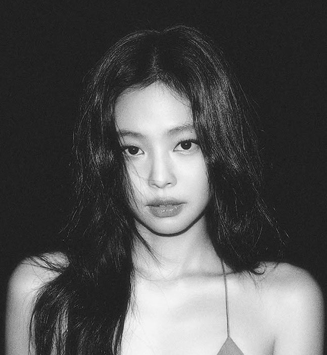 jenniekimpisc's tweet photo. JENNIE x lotte https://t.co/vw2PZiMC4F