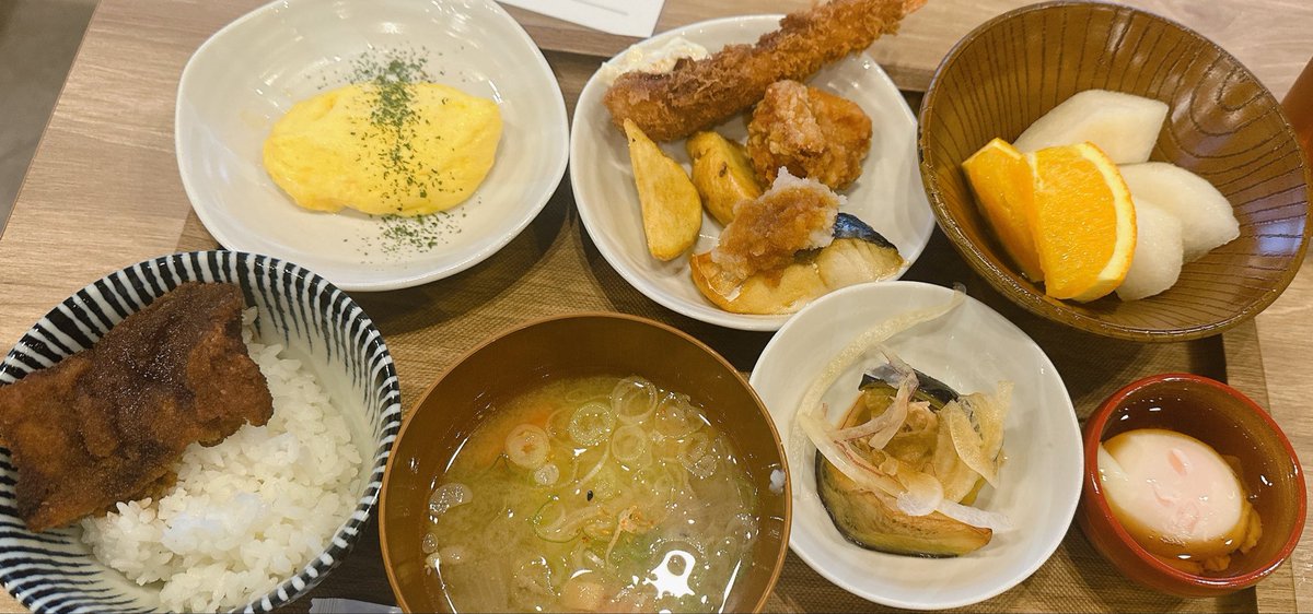 Shia_Hatobane's tweet photo. 今日の朝エサ

 #おはよう https://t.co/NGtWfDUkb6
