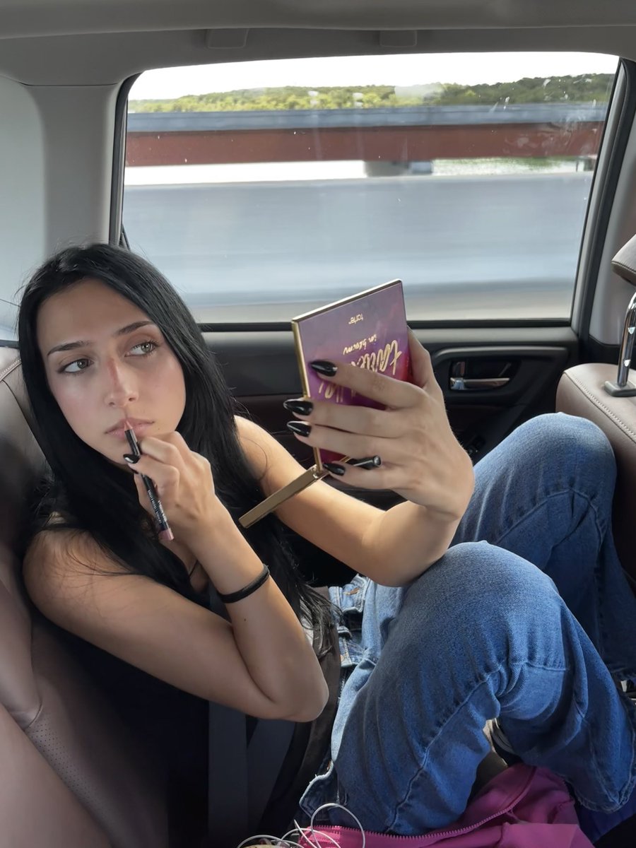 k8normal's tweet photo. makeup https://t.co/Mp6OPNBhdS