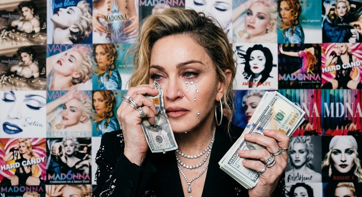 AugustSpel23678's tweet photo. @norcoreano Madonna viendo los comentarios de la gente que habla sobre ella y su edad 😢 https://t.co/n5r9gBsli0