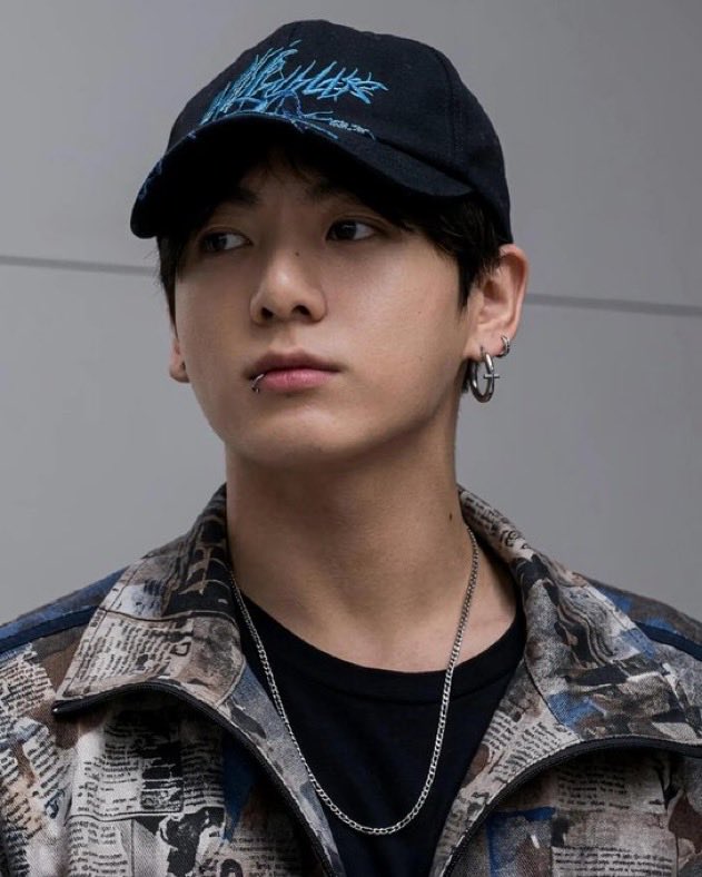 jungkook_reply's tweet photo. It hurts sometimes but you’ll get over it https://t.co/E0qFtHA8Q7