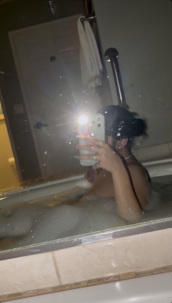 Maddy2freak's tweet photo. Come take a dip💦 #La #Freaky #Ie #readyforyou https://t.co/HVMrHiDiVZ