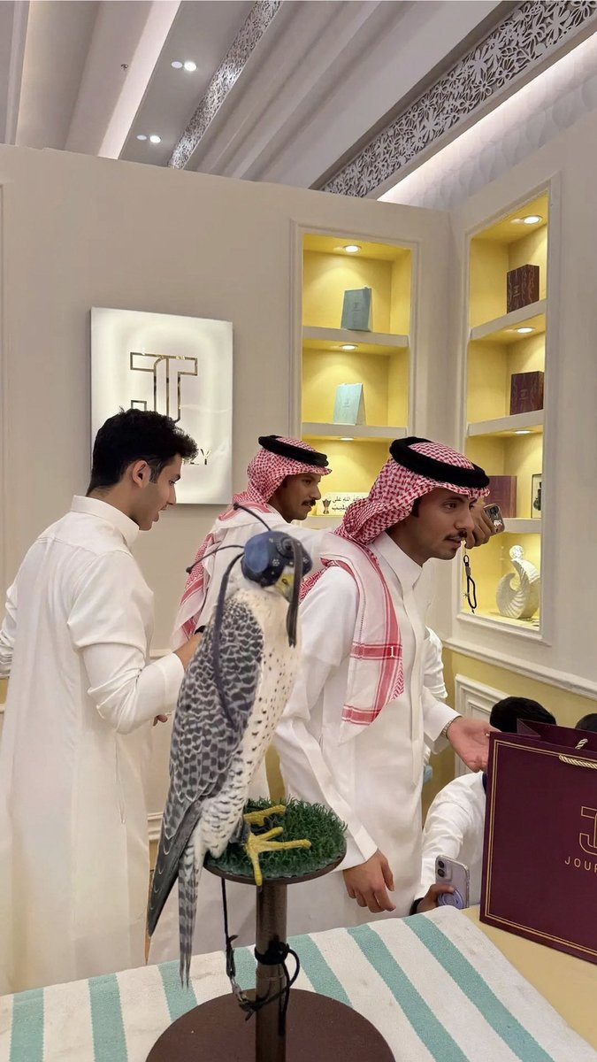1T1heone's tweet photo. #دحام_الضحيك https://t.co/05VNdCL0jv