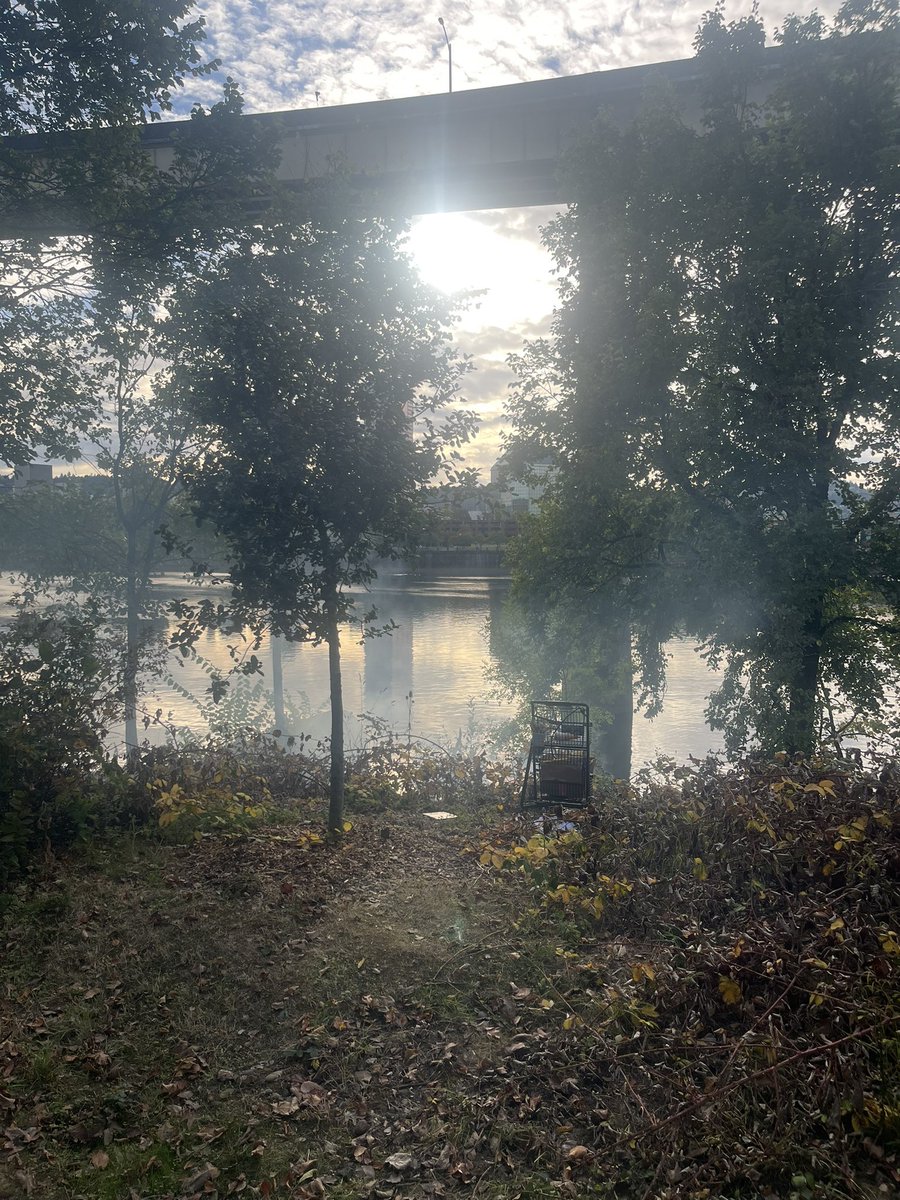 CaraCasey's tweet photo. @PDXFire smoke coming out on the east side of the esplanade https://t.co/9IWbVgA4Wg