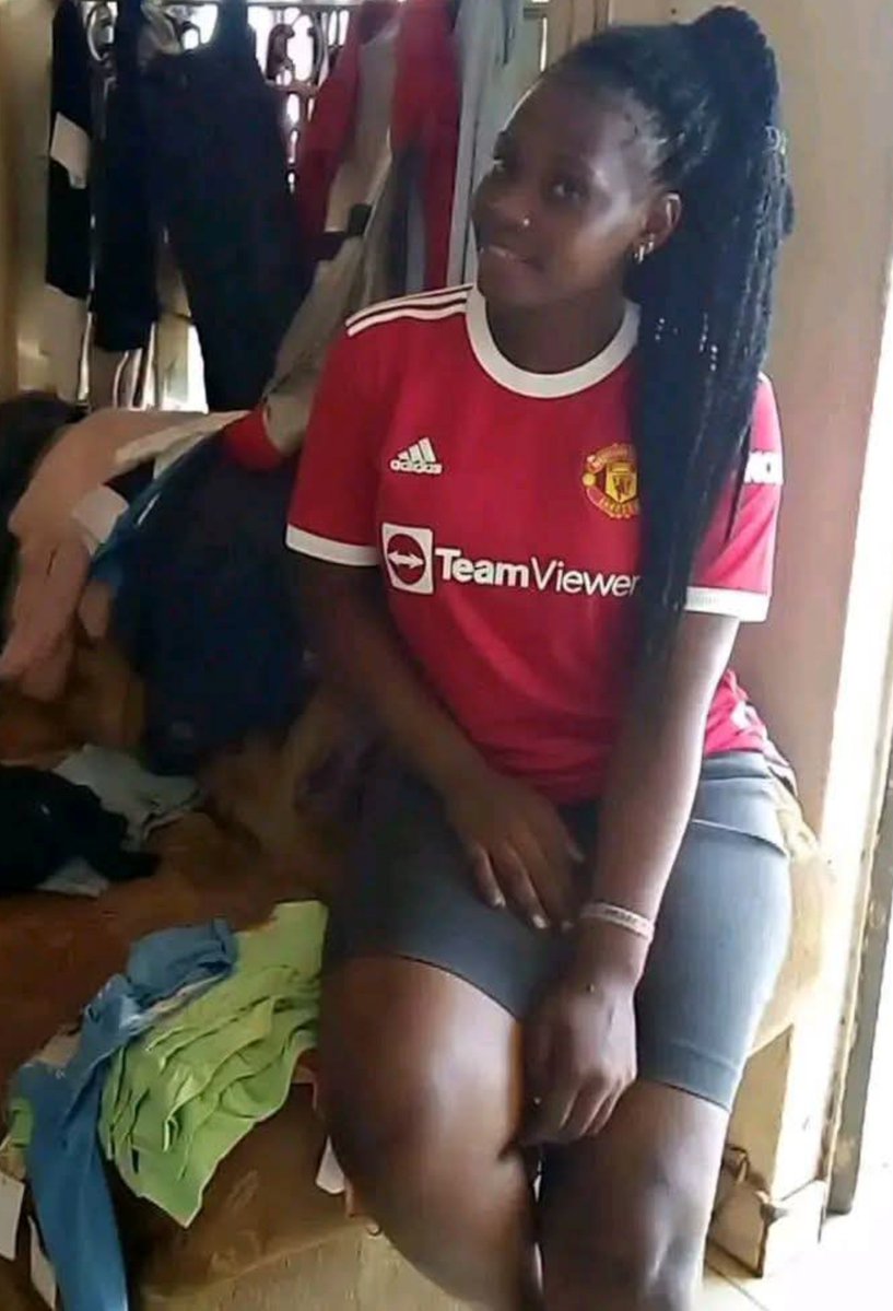 Nkauthra's tweet photo. There's only one thing I can do better and that is supporting @ManUtd ❤️😘 https://t.co/OaXighCZhn