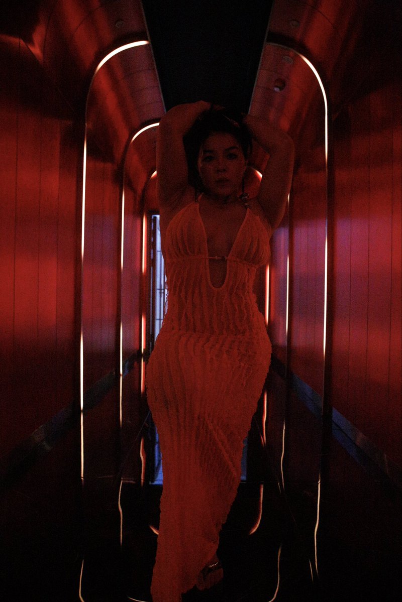 DarthAlmos's tweet photo. blade runner muscle girl https://t.co/gucoIgLvkq