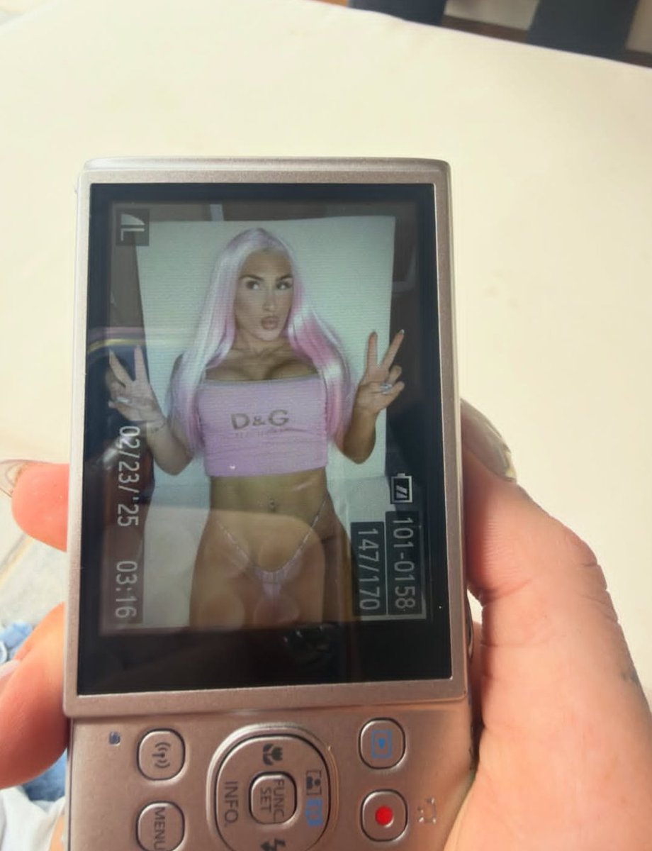 PinkAndPriced's tweet photo. goin'  stateside.  📸💕 https://t.co/k5xwZEcEzs