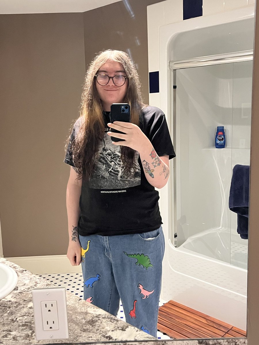 reallymoneymart's tweet photo. It’s a dinosaur pants kind of day ☺️🐾🐾 https://t.co/RCIcAsYDrc