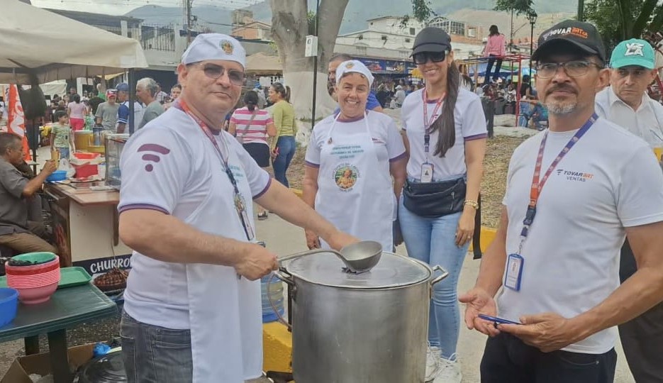 MeridaDigital15's tweet photo. Festival Gastronómico del Sancocho celebró su XXVII edición en la 183° Feria Internacional y Turística de Tovar
https://t.co/UKmkBrttZC https://t.co/sDBY8R0hNX