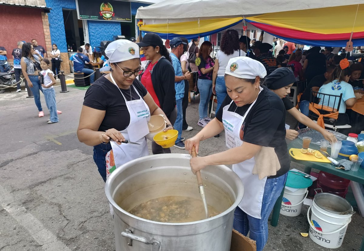 MeridaDigital15's tweet photo. Festival Gastronómico del Sancocho celebró su XXVII edición en la 183° Feria Internacional y Turística de Tovar
https://t.co/UKmkBrttZC https://t.co/sDBY8R0hNX