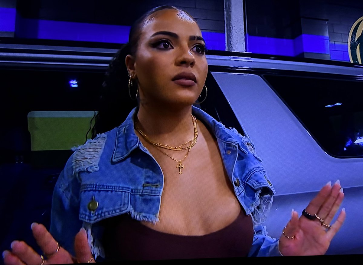 FadeAwayMedia's tweet photo. 🚨 BREAKING: JAIDA PARKER HAS ARRIVED TO RAW 

JEY USO IS ABSOLUTELY SHOOK 

#WWERAW https://t.co/YzcTXUjrbz