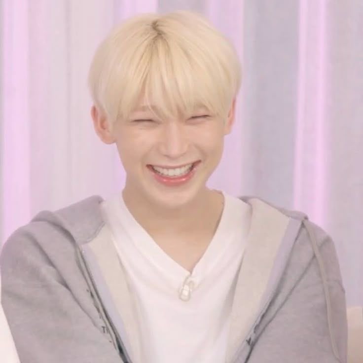 dearienoo's tweet photo. the smiley friend (..◜ᴗ◝..) #SUNOO #선우 https://t.co/ydx7PPrQXo