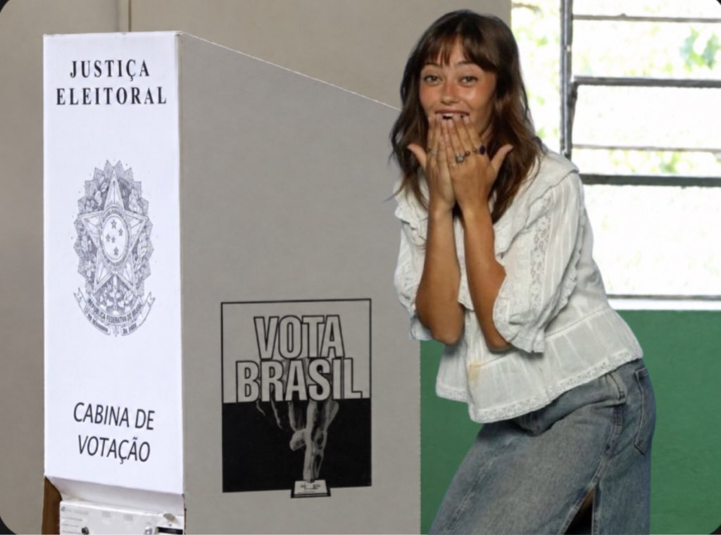 acervopurnell's tweet photo. Ella Purnell mandou avisar que vai dar pt vai dar vai dar pt vai dar https://t.co/PfoGOlc6PJ