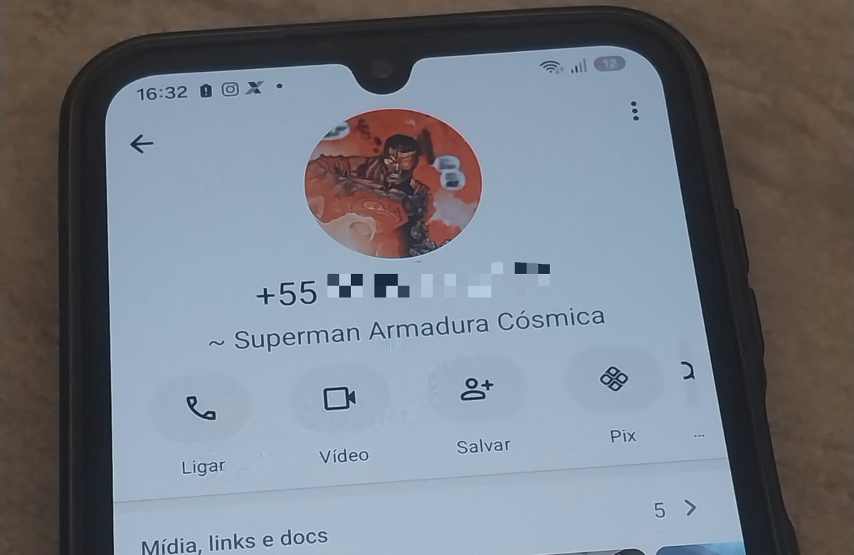 withlovemo's tweet photo. quando voce trabalha com atendimento ao cliente e chega a vez de atender o superman armadura cosmica https://t.co/1GEoH7hLAw