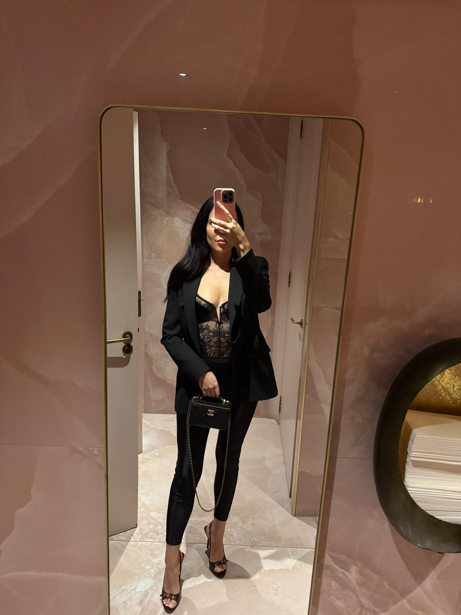 herrindivaa_'s tweet photo. Spending your money again 😝💦 https://t.co/u7J4lHe9ap
