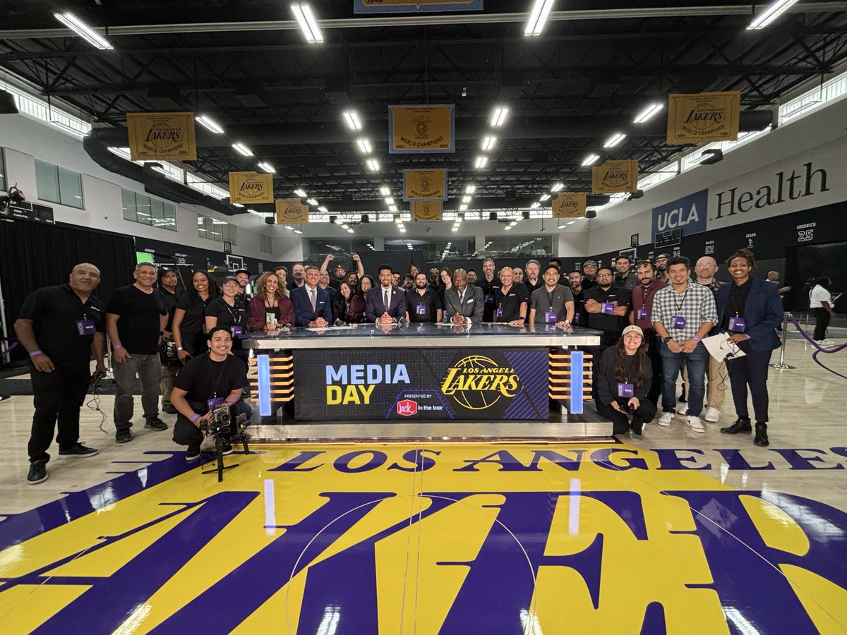 JamesWorthy42's tweet photo. BTS at Lakers Media Day. Catch clips from today @SpectrumSN 

W @geeter3 @DGreen_14 and our incredible SportsNet crew 

#lakers #mediaday https://t.co/1iisfIk6KL
