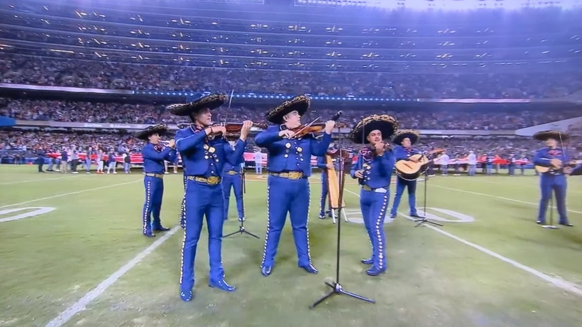 grantstern's tweet photo. I hope Donald Trump is watching Monday Night Football as this amazing mariachi band plays the Star Spangled Banner at Soldier Field. https://t.co/ndZkDUopJO