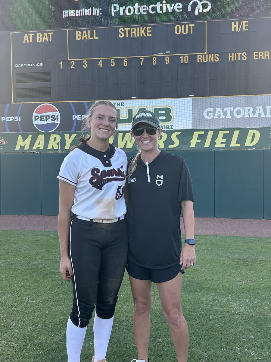 EvePlemons53's tweet photo. The UAB camp yesterday was more than exceptional! The coaches were amazing, patient, and more than willing to communicate. I’m so thankful for the opportunity to go and can’t wait for next time! 
@BamaSparks2011 @megdcurry @justinbkaplan @UAB_SB @SBRRetweets https://t.co/j2RrPtbkeg