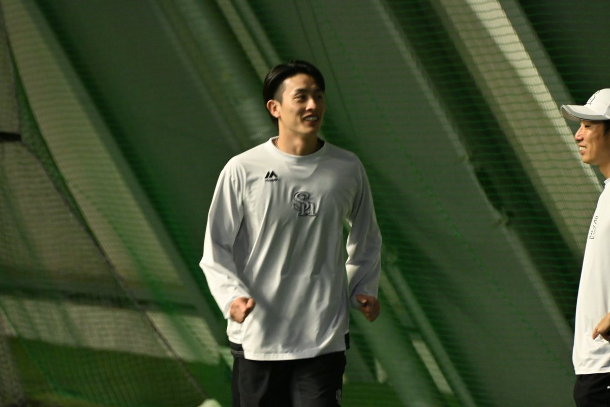 nishispo_hawks's tweet photo. 【筑後情報】

周東佑京選手と野村勇選手

#sbhawks https://t.co/5Er1W4h0T3