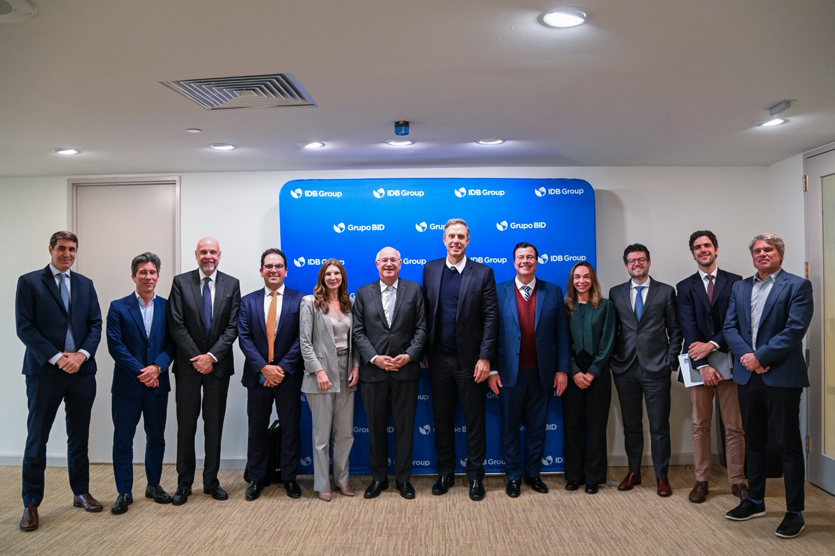 igoldfajn's tweet photo. I welcomed the Aegea/Equipav team today in my office to discuss our partnership and the IDB Group's work to help close infrastructure gaps and improve lives across Latin America and the Caribbean.
-----
Hoje recebi em meu escritório a equipe da Aegea/Equipav para conversar sobre nossa parceria e o trabalho do Grupo BID para ajudar a reduzir as lacunas de infraestrutura e melhorar vidas na América Latina e no Caribe.
-----
Hoy recibí en mi oficina al equipo de Aegea/Equipav para conversar sobre nuestra alianza y el trabajo del Grupo BID para ayudar a cerrar las brechas de infraestructura y mejorar vidas en América Latina y el Caribe.