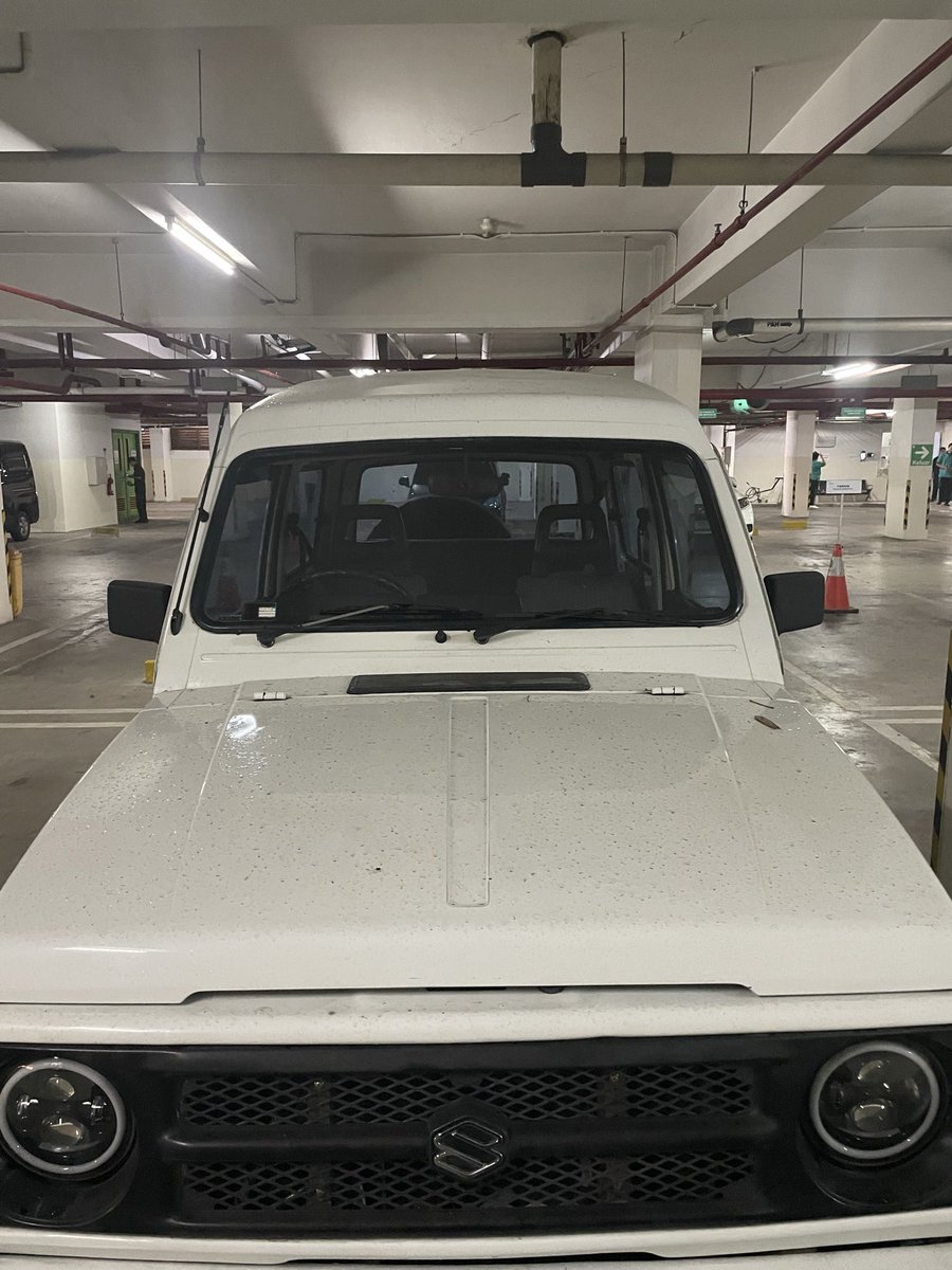 sinarjaya__'s tweet photo. hujan di bekasi dari kemarin gak niat. cuma sekejap n ngotorin mobil aja. yuk hujan yuk. https://t.co/7Y2OQgoAF9